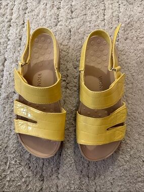 Vionic Yellow Croc-Texture Adjustable Slingback Sandals